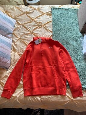 Nike Men’s Orange Hoodie NWT